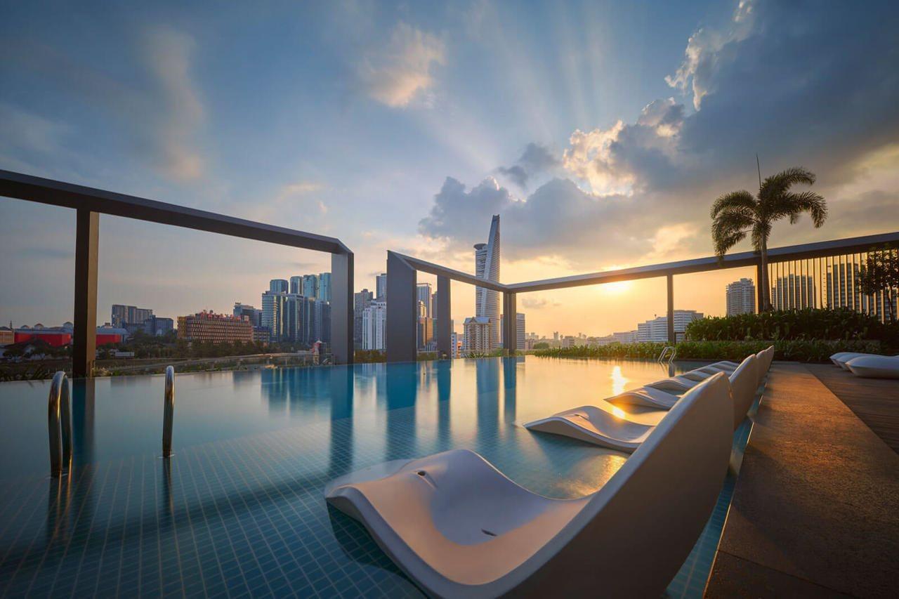 Hotel Amari Kuala Lumpur Exteriér fotografie The swimming pool at the Sky Deck